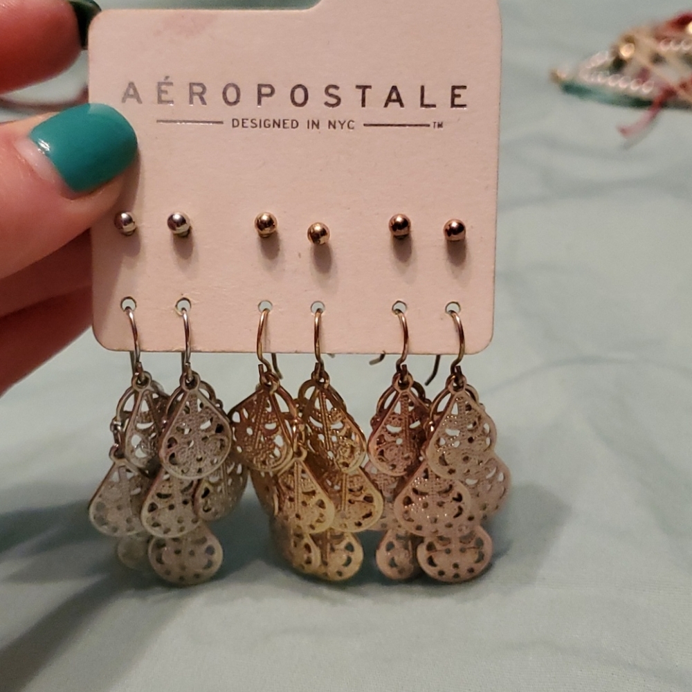 Earings - Picture 2 of 2